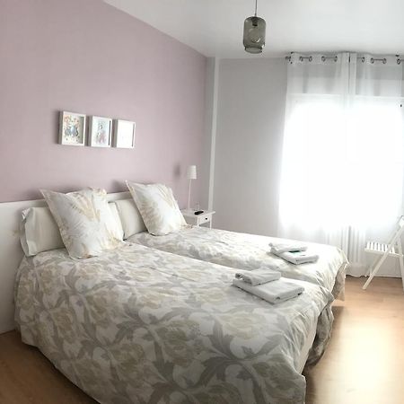 Alojamientos Iruna Pamplona Bagian luar foto