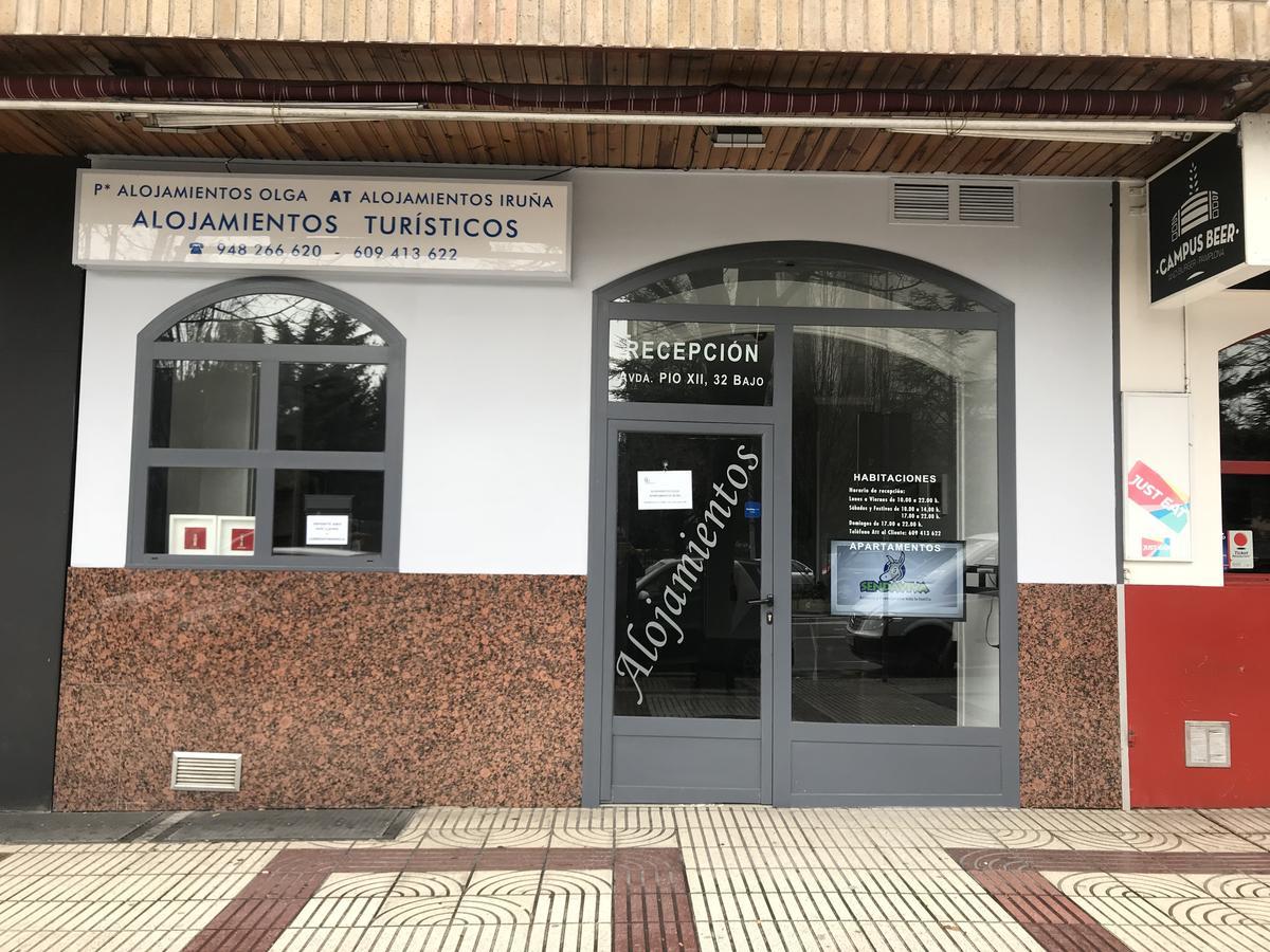 Alojamientos Iruna Pamplona Bagian luar foto